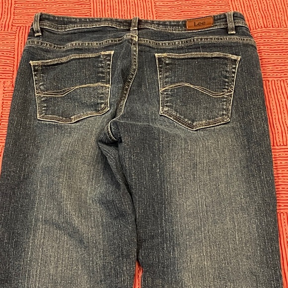Lee women’s size 10 W32L31 rise 9.5” Dark Blue midrise Bootcut Jeans - Picture 14 of 16